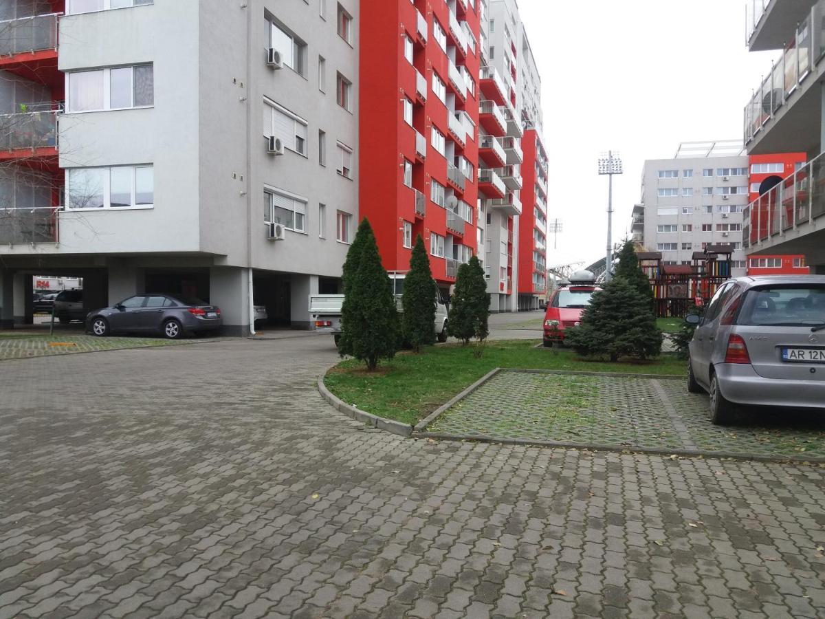 Intim Studio Flat Arad Bagian luar foto