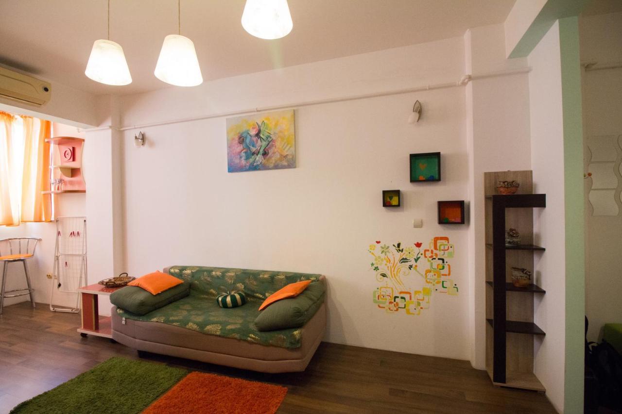 Intim Studio Flat Arad Bagian luar foto