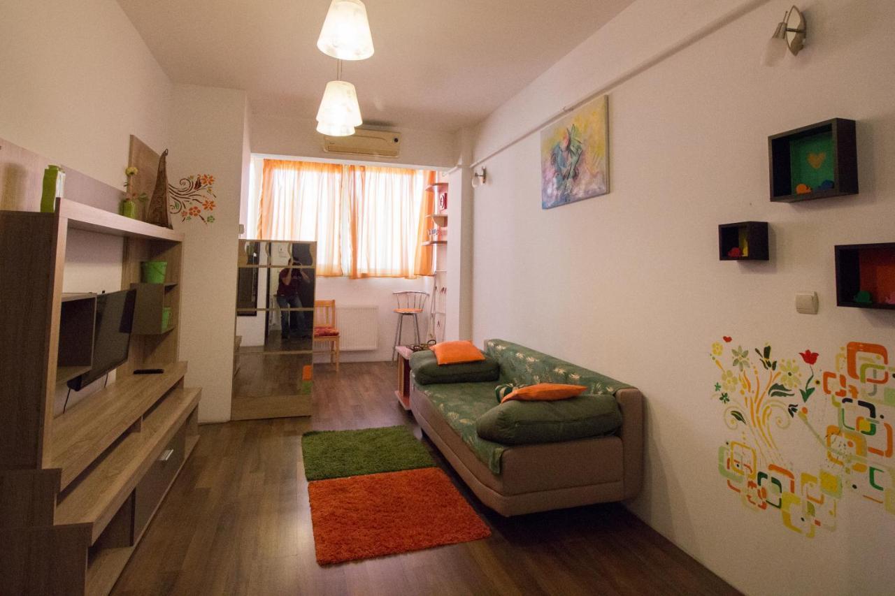 Intim Studio Flat Arad Bagian luar foto