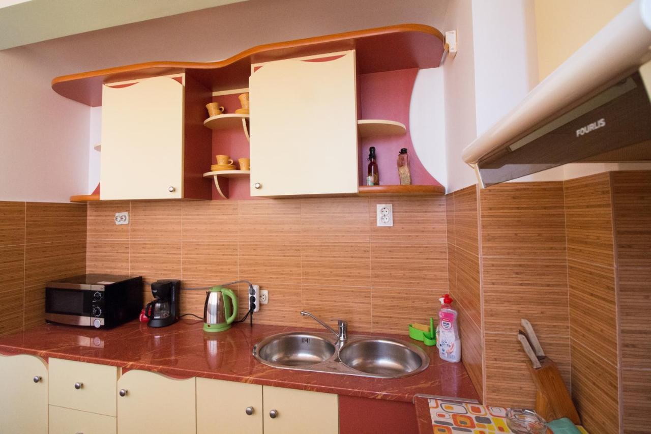 Intim Studio Flat Arad Bagian luar foto