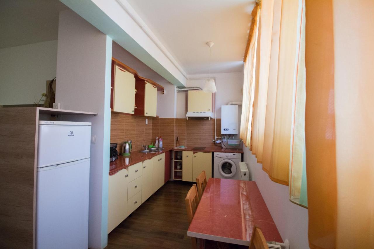 Intim Studio Flat Arad Bagian luar foto